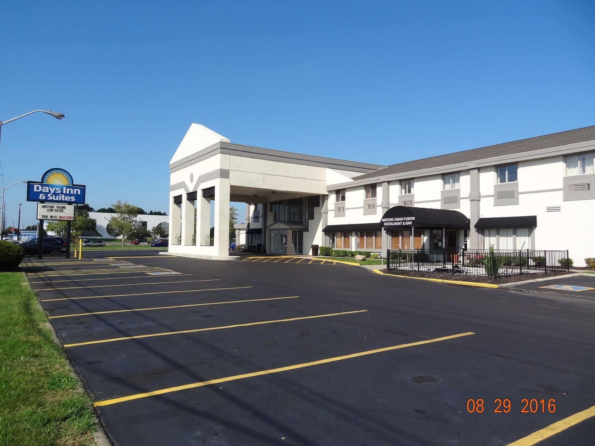 Days Inn By Wyndham Columbus East Airport Exterior photo